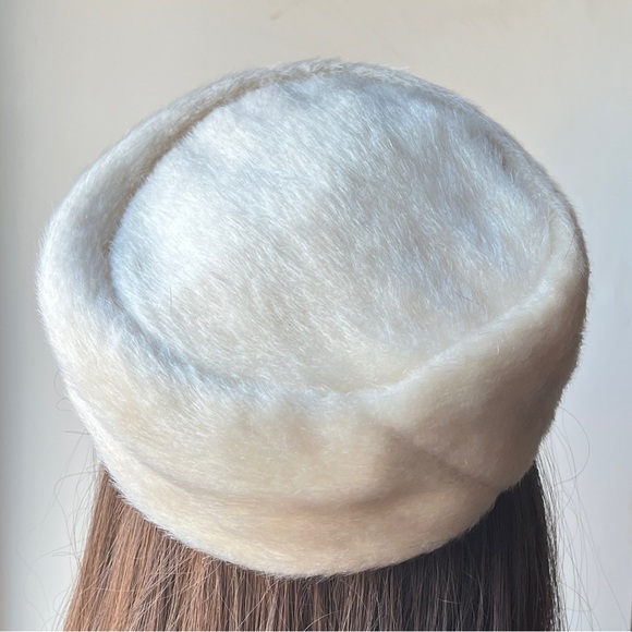 SOLDPillbox Hat Vintage 60s Jackie Winter Fur Hat Retro Wedding New Years Cloche - Picture 3 of 9